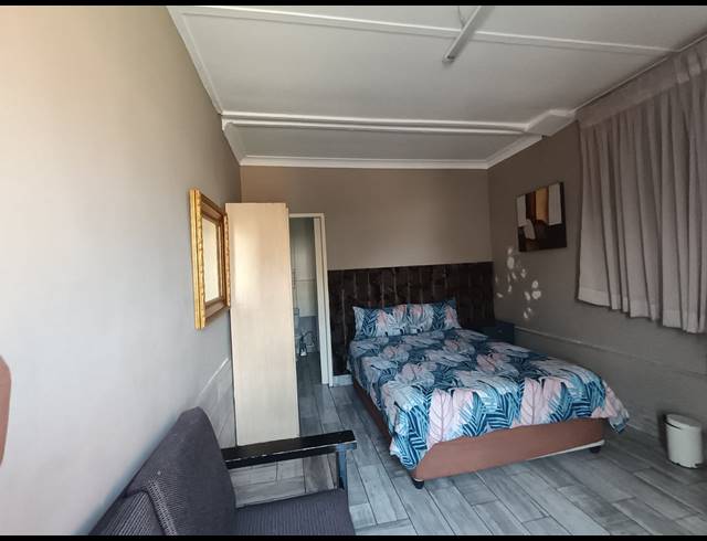 10 BEDROOM HOUSE FOR SALE IN THREE RIVERS